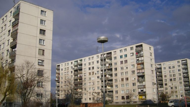 Milliárdos adósságot halmoztak fel a társasházak
