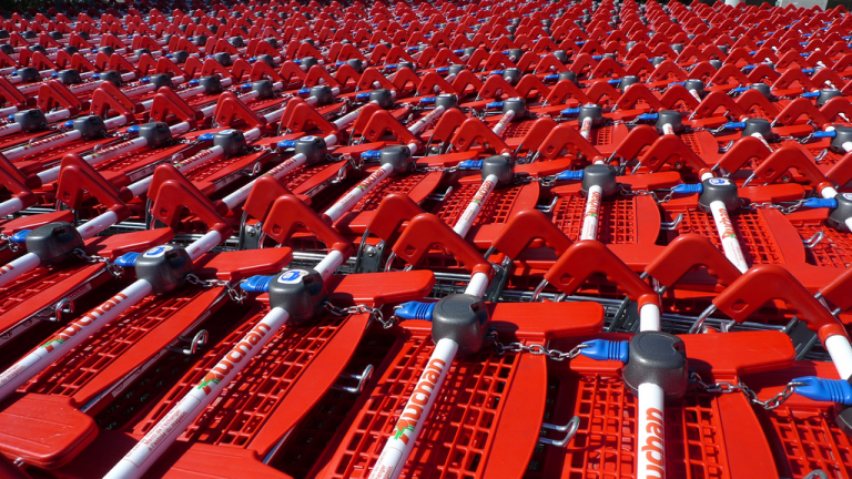 Novembertől emeli a fizetéseket és létszámbővítést tervez az Auchan