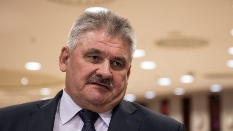 Ennyivel emelik májustól az éjszakai pótlék díját Szlovákiában