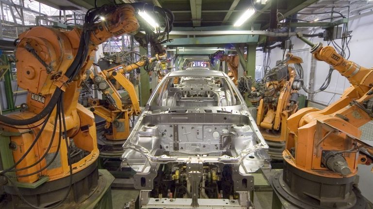 Mind több magyarországi gyárban robotolnak robotok