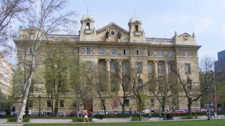 A fogyasztókra hátrányos szerződési kikötésekkel szemben lépett fel az MNB