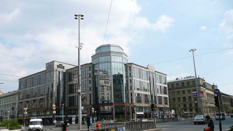 Újabb öt évre írt alá a Sberbank az East-West Business Centerben