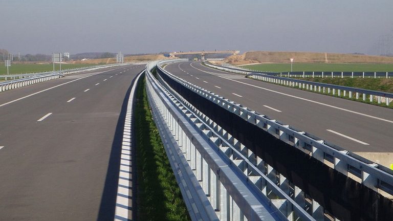 Vasárnap hajnalban szünetel az e-matrica és az e-útdíj értékesítése