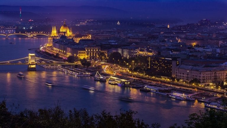 Így újítják meg Budapest legismertebb utcáját