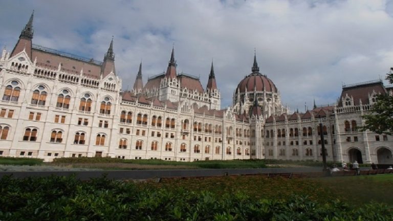 Négy miniszter kap feladatot a turizmus fejlesztésében