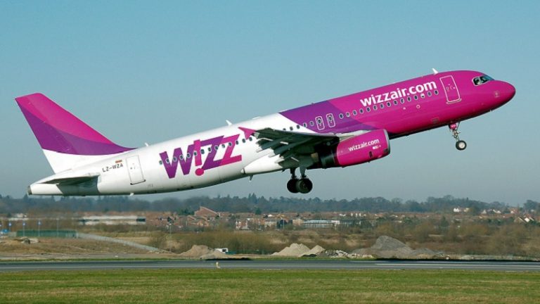 „Utasok tucatjainak nyaralását tették tönkre” – Fogyasztóvédelmi eljárás a Wizz Air ellen „Utasok tucatjainak nyaralását tették tönkre” – Fogyasztóvédelmi eljárás a Wizz Air ellen