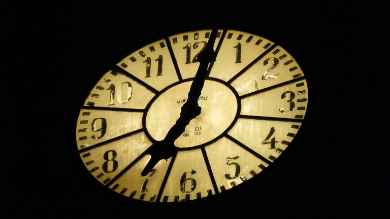 Melyek a munkaidőkeret előnyei a munkáltató számára?