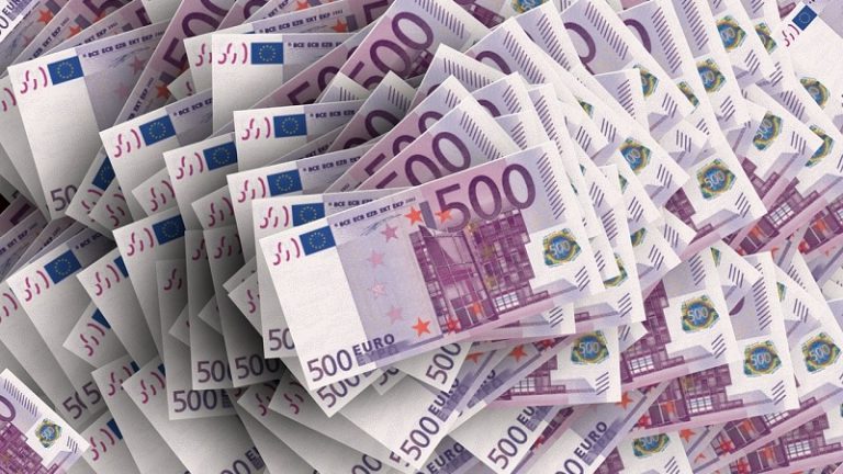 75 millió euró a kkv-k fejlesztésére és diákhitelre 75 millió euró a kkv-k fejlesztésére és diákhitelre