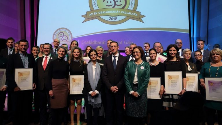 Hétfőig várják a jelentkezéseket az év családbarát vállalata pályázatra Hétfőig várják a jelentkezéseket az év családbarát vállalata pályázatra