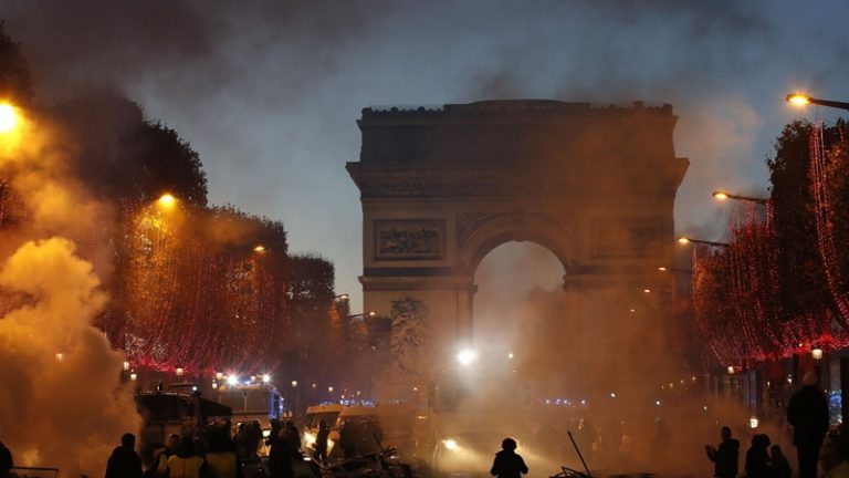 Végleg eltörölheti az üzemanyagadót a francia kormány