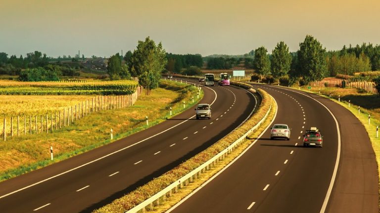 Modern infrastruktúra és hatékony energiafelhasználás kell a versenyképességhez Modern infrastruktúra és hatékony energiafelhasználás kell a versenyképességhez