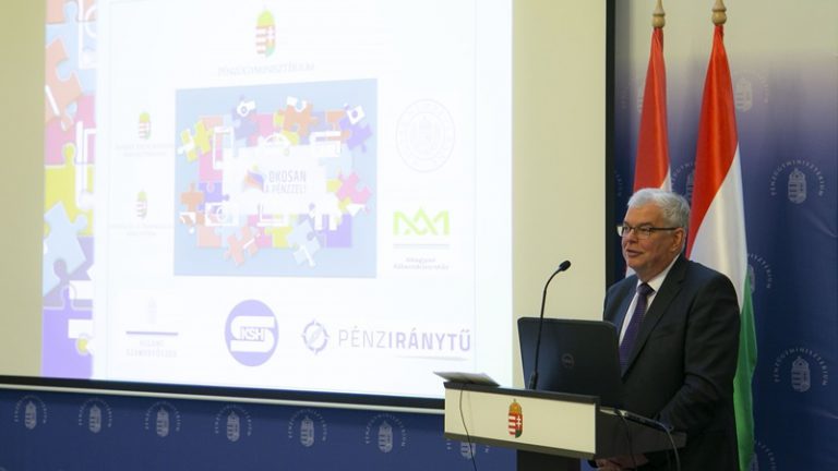 A pénzügyi tudatosság fejlesztése érdekében indított honlapot a PM