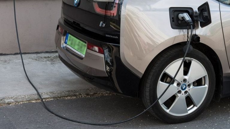 Már ügyfélkulccsal is elindítható az e-autók töltése