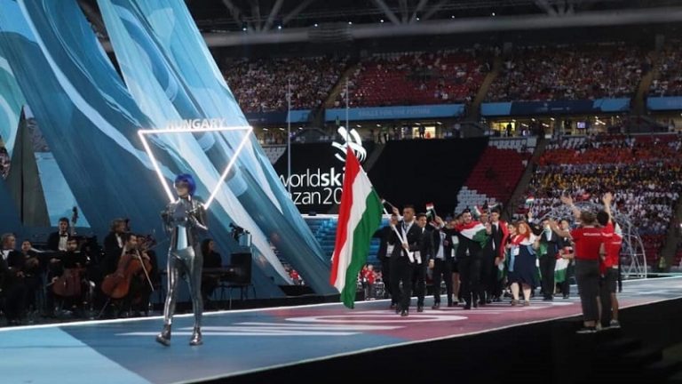 Aranyérmet szerzett Simon Krisztián bútorasztalos a 45. WorldSkills versenyen Aranyérmet szerzett Simon Krisztián bútorasztalos a 45. WorldSkills versenyen