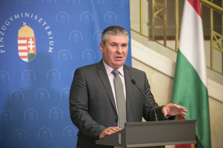 Mozgósítani kell a magyar munkaerő-tartalékot
