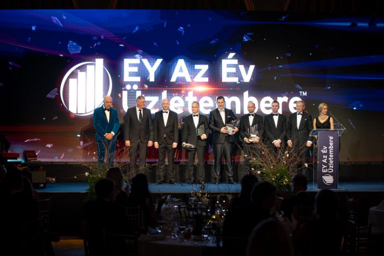 Űrtechnológiai cég vezetője nyerte el az EY Az Év Üzletembere díjat Űrtechnológiai cég vezetője nyerte el az EY Az Év Üzletembere díjat