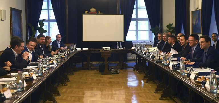 Ülésezett a Fővárosi Közfejlesztések Tanácsa Ülésezett a Fővárosi Közfejlesztések Tanácsa