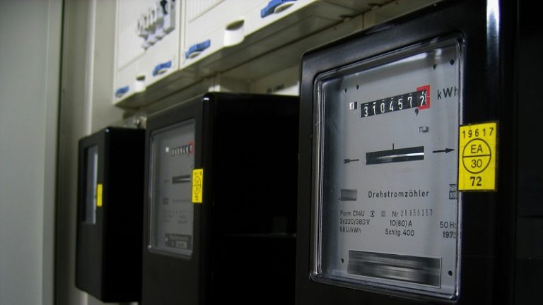 Hétfőtől megfeleződnek több tízezer mikro- és kisvállalkozás energiadíjai Hétfőtől megfeleződnek több tízezer mikro- és kisvállalkozás energiadíjai