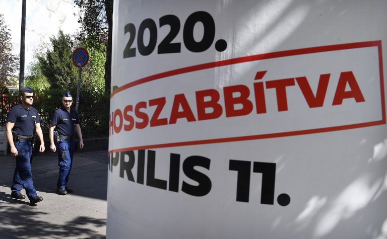 Szombattól újabb egy hétre meghosszabbítják a kijárási korlátozást Szombattól újabb egy hétre meghosszabbítják a kijárási korlátozást