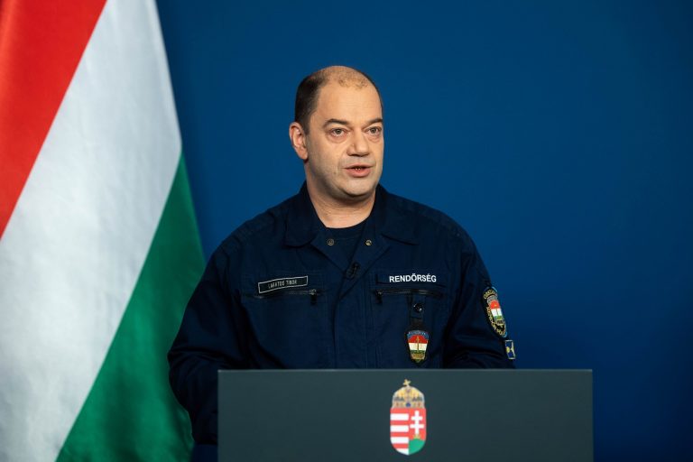 A dohányboltoknak is be kell zárniuk 15 órakor A dohányboltoknak is be kell zárniuk 15 órakor