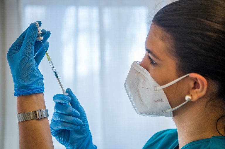 A munkaadók dönthetnek a kötelező oltásról A munkaadók dönthetnek a kötelező oltásról