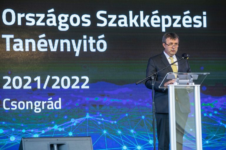 Megnyitották a szakképzési tanévet Megnyitották a szakképzési tanévet