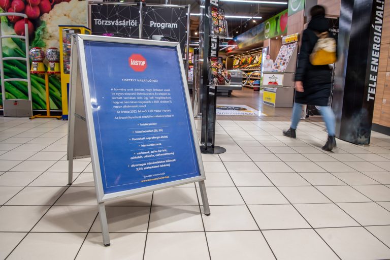 A kormány április 30-ig meghosszabbította az élelmiszerárstopot