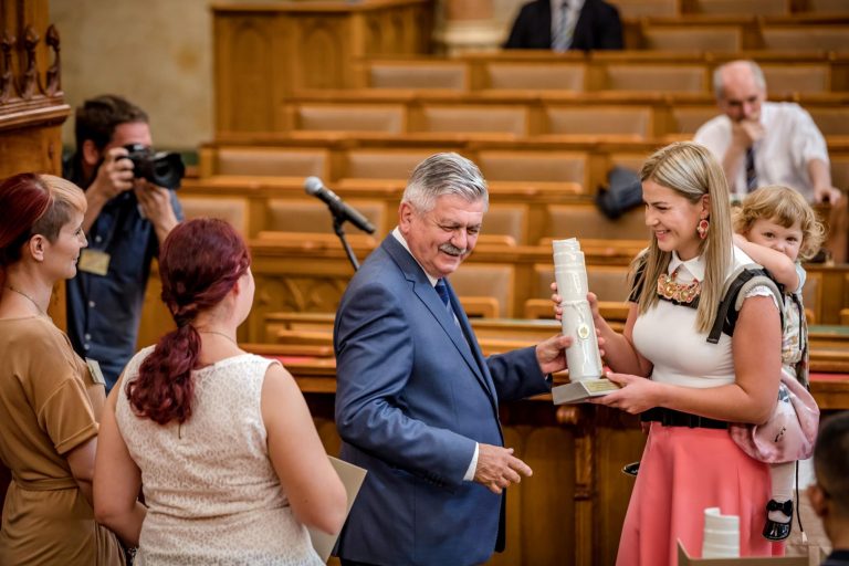 Átadták az Érték és Minőség Nagydíj Pályázat elismeréseit Átadták az Érték és Minőség Nagydíj Pályázat elismeréseit