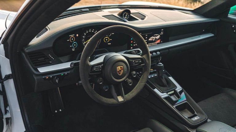 A Porsche hatodik éve a világ vezető luxusmárkája A Porsche hatodik éve a világ vezető luxusmárkája