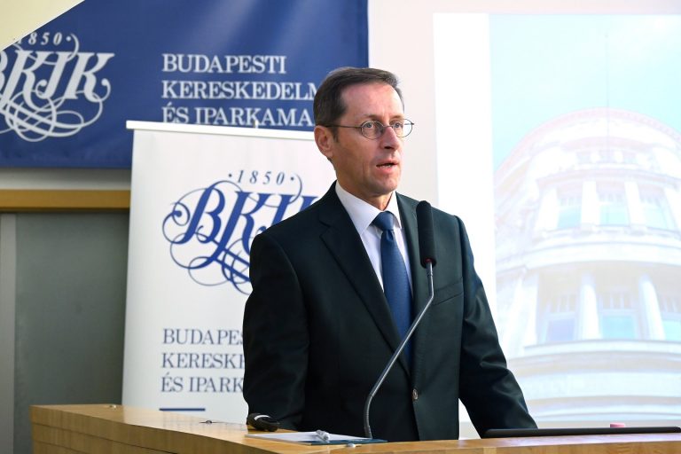 Tovább egyszerűsödik az átalányadózás