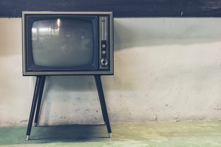Ötven év fölött is előretörőben az internet, de még a tévé az első Ötven év fölött is előretörőben az internet, de még a tévé az első