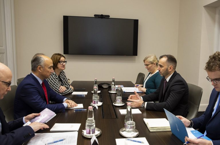 Töretlenül emelkedő pályán a magyar-német gazdasági kapcsolatok Töretlenül emelkedő pályán a magyar-német gazdasági kapcsolatok