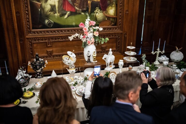 Herendi porcelánokból nyílt kiállítás a Nemzeti Múzeumban Herendi porcelánokból nyílt kiállítás a Nemzeti Múzeumban