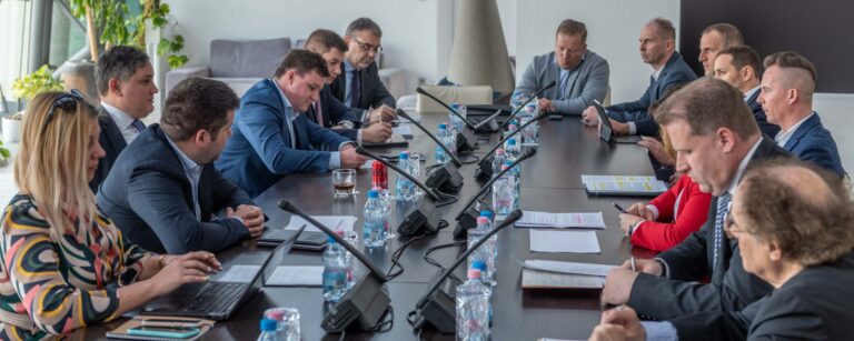 Nagy Márton a kötelező akciózásról egyeztetett kereskedelmi vezetőkkel Nagy Márton a kötelező akciózásról egyeztetett kereskedelmi vezetőkkel