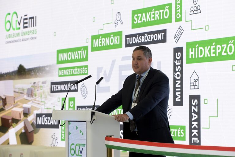 Átadták az ÉMI Építésügyi Minőségellenőrző Innovációs Nonprofit Kft. új csarnokát