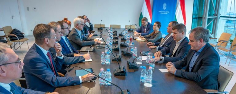 Egyszámjegyűvé válnak a piaci vállalati hitelkamatok Magyarországon Egyszámjegyűvé válnak a piaci vállalati hitelkamatok Magyarországon