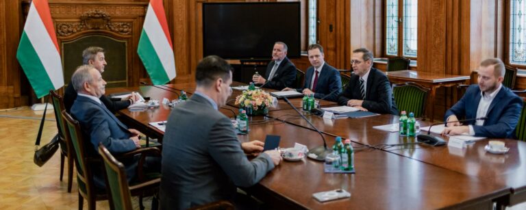 A magyar építőipar erősítéséről tárgyalt Varga Mihály és az ÉVOSZ